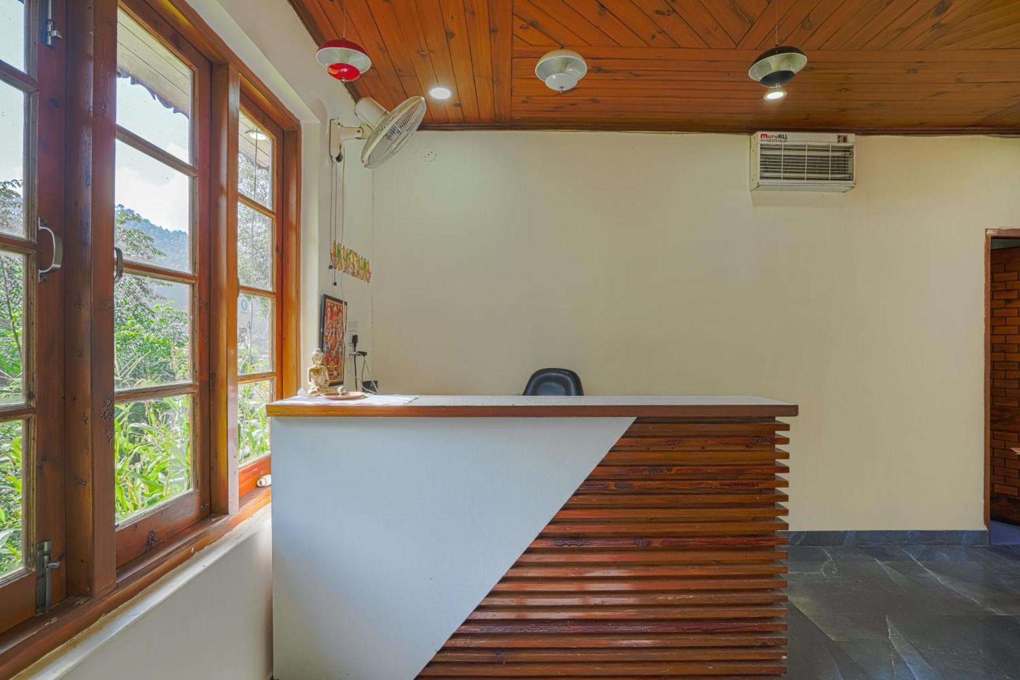 Pax Hotel Rock Villa Swimming Pool Available Далхаузи Екстериор снимка