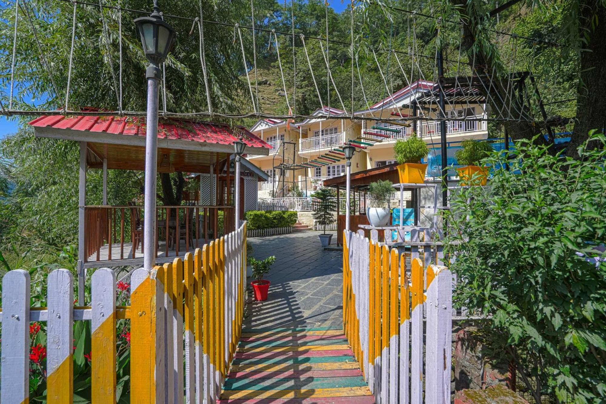 Pax Hotel Rock Villa Swimming Pool Available Далхаузи Екстериор снимка