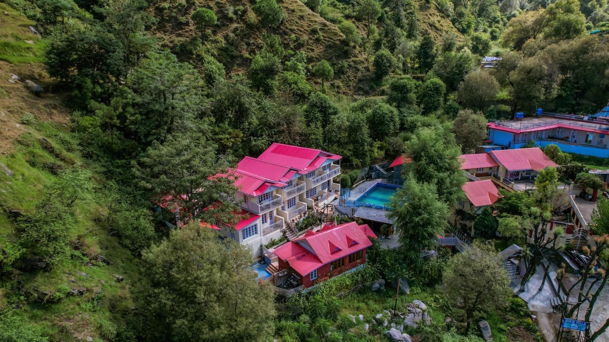 Pax Hotel Rock Villa Swimming Pool Available Далхаузи Екстериор снимка
